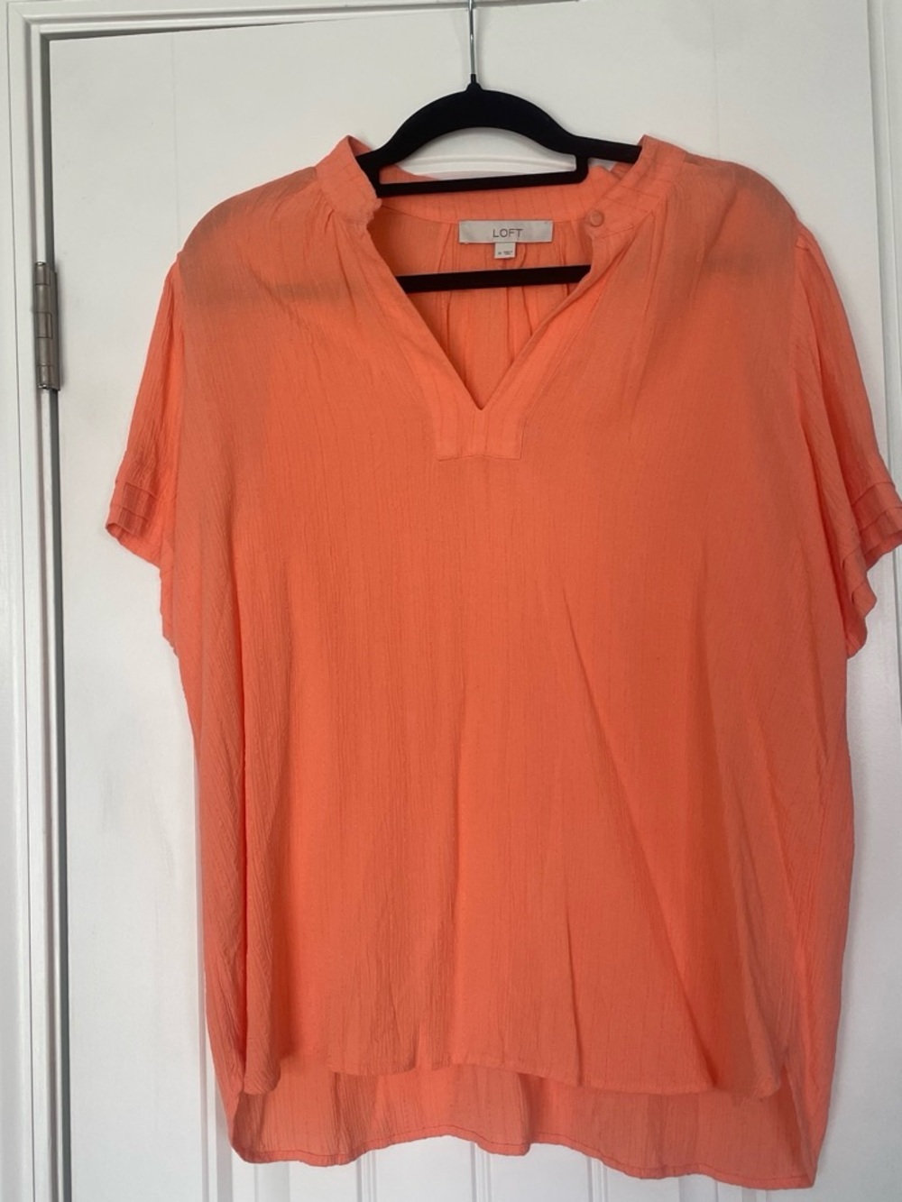 LOFT Coral Orange Textured Flutter Sleeve V Neck Blouse Womens M